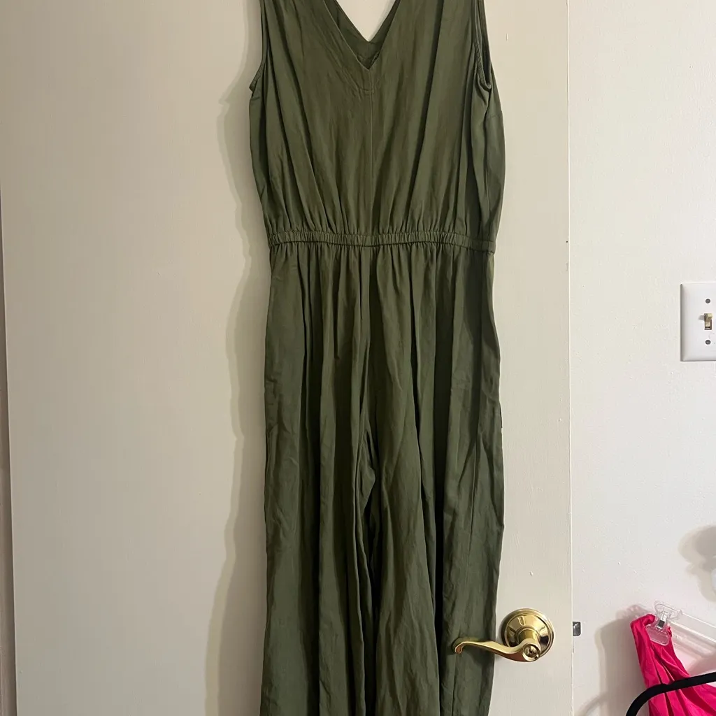 Old Navy  Sage Green Jumpsuit - Image 4