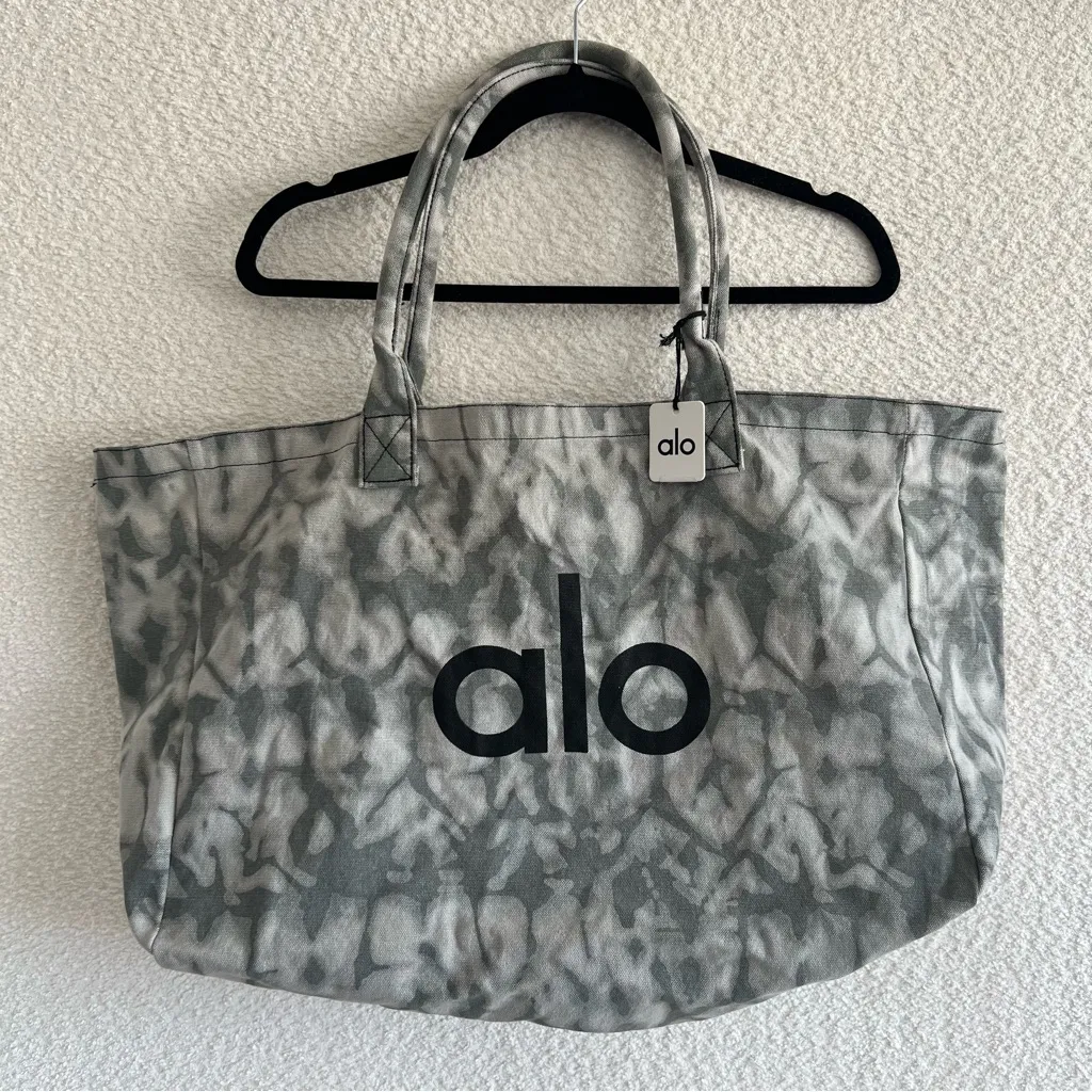 Alo Yoga NWT‎ Gray Tie Dye Shopper Tote Canvas Oversized Bag One Size - Image 2