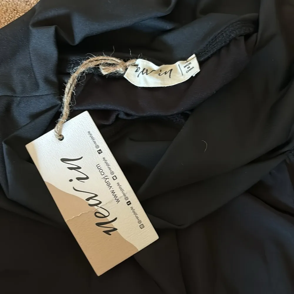 Real Me Crossover Flowy Short Black - Image 3