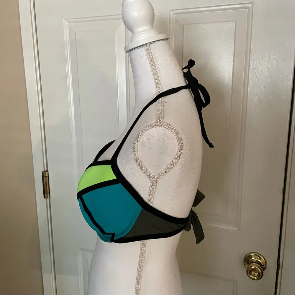 Xhilaration Women’s Color Block Swim Top - Image 5