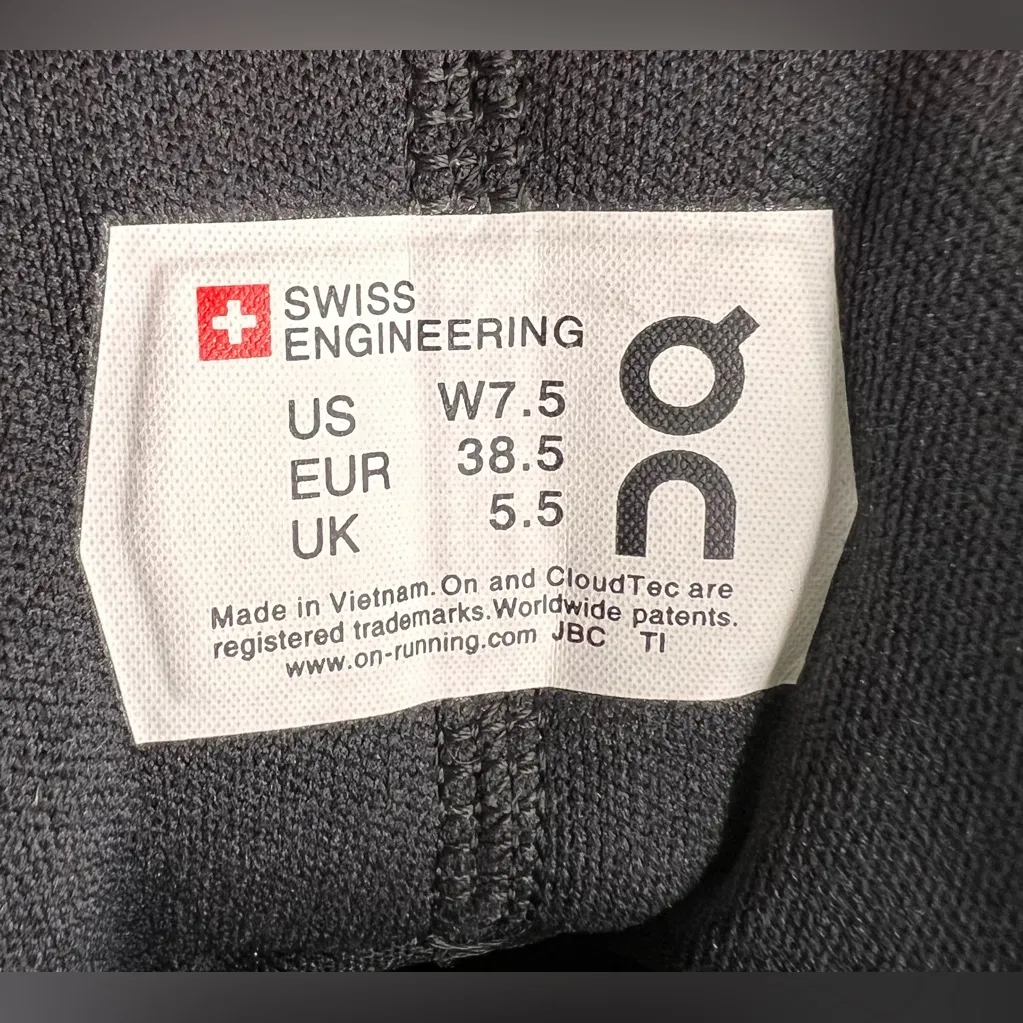 On Cloud High Waterproof Cloudtec Mesh black women’s running sneakers Size 7.5 - Image 6