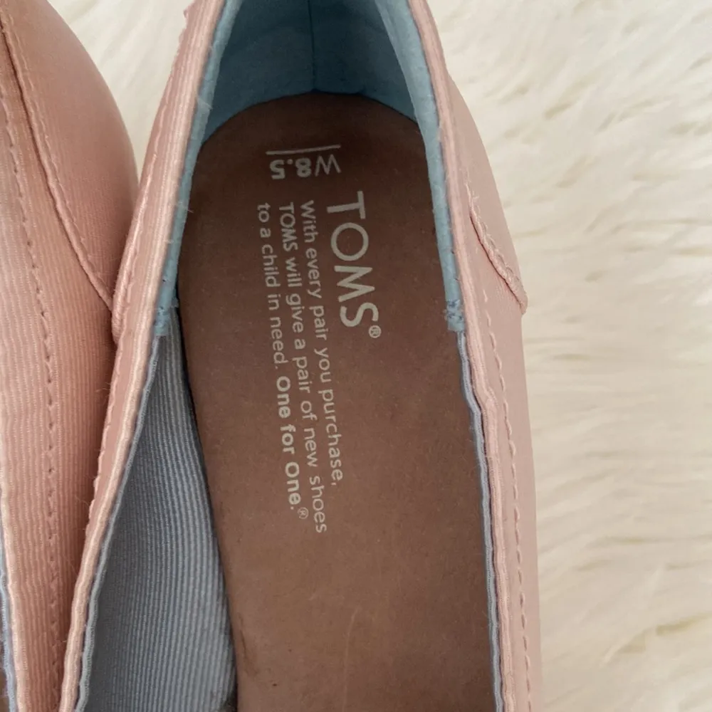 TOMS Wedges Sandals Pink size 8.5 preowned see pictures for conditions - Image 2