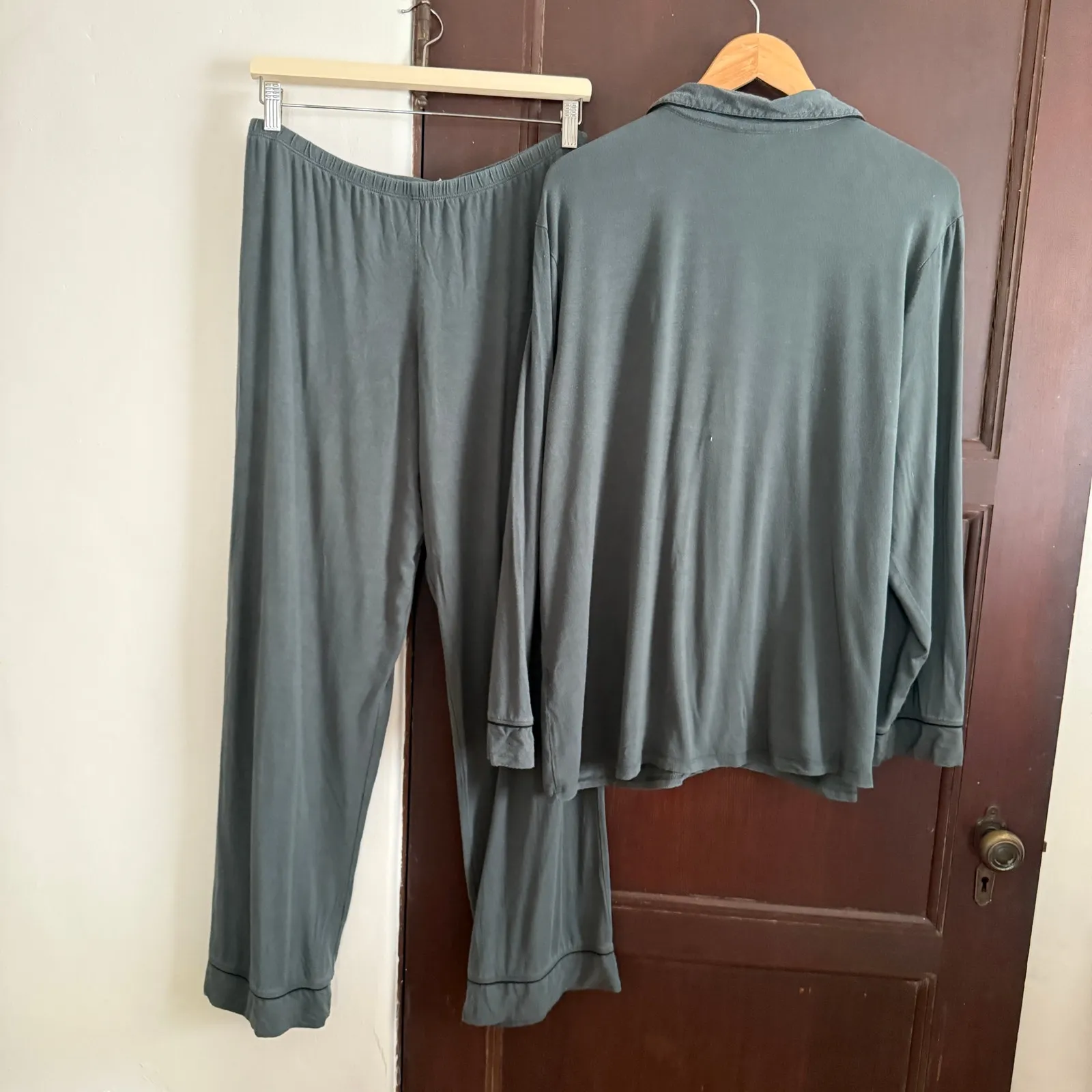 EBERJEY | Giselle Tencel Modal Long Pajama Set in Spruce - Size Large - Image 2