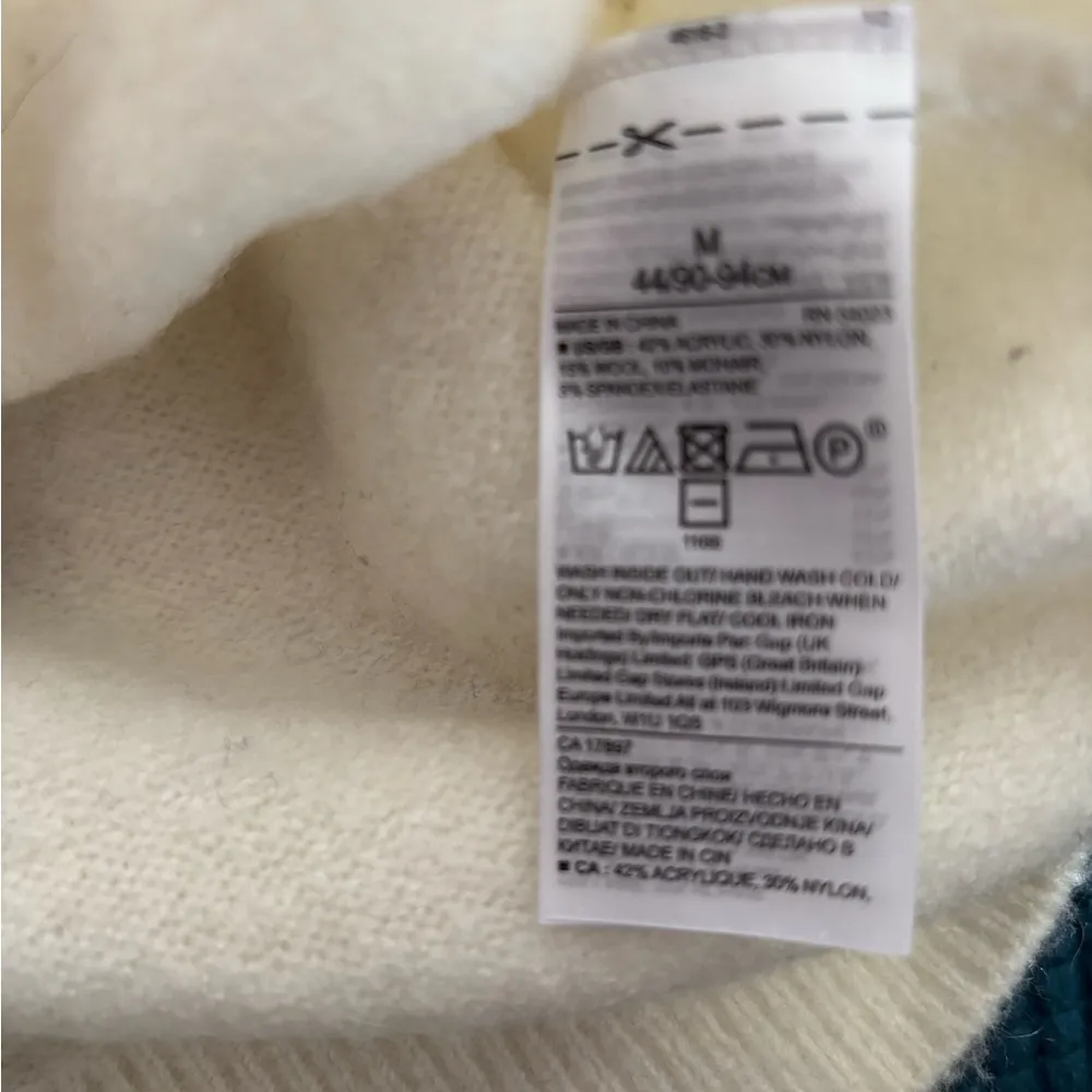 Cream Fuzzy Cozy Sweater Sz M Wool Mohair Nylon Blend  Crew Neck - Image 4