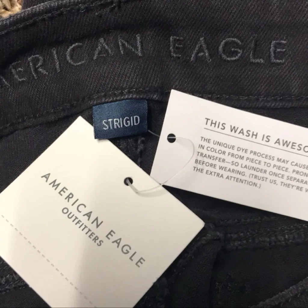 American Eagle Strigid Destroyed Distressed Mom Jeans - Size 16 Short | NWT - Image 9