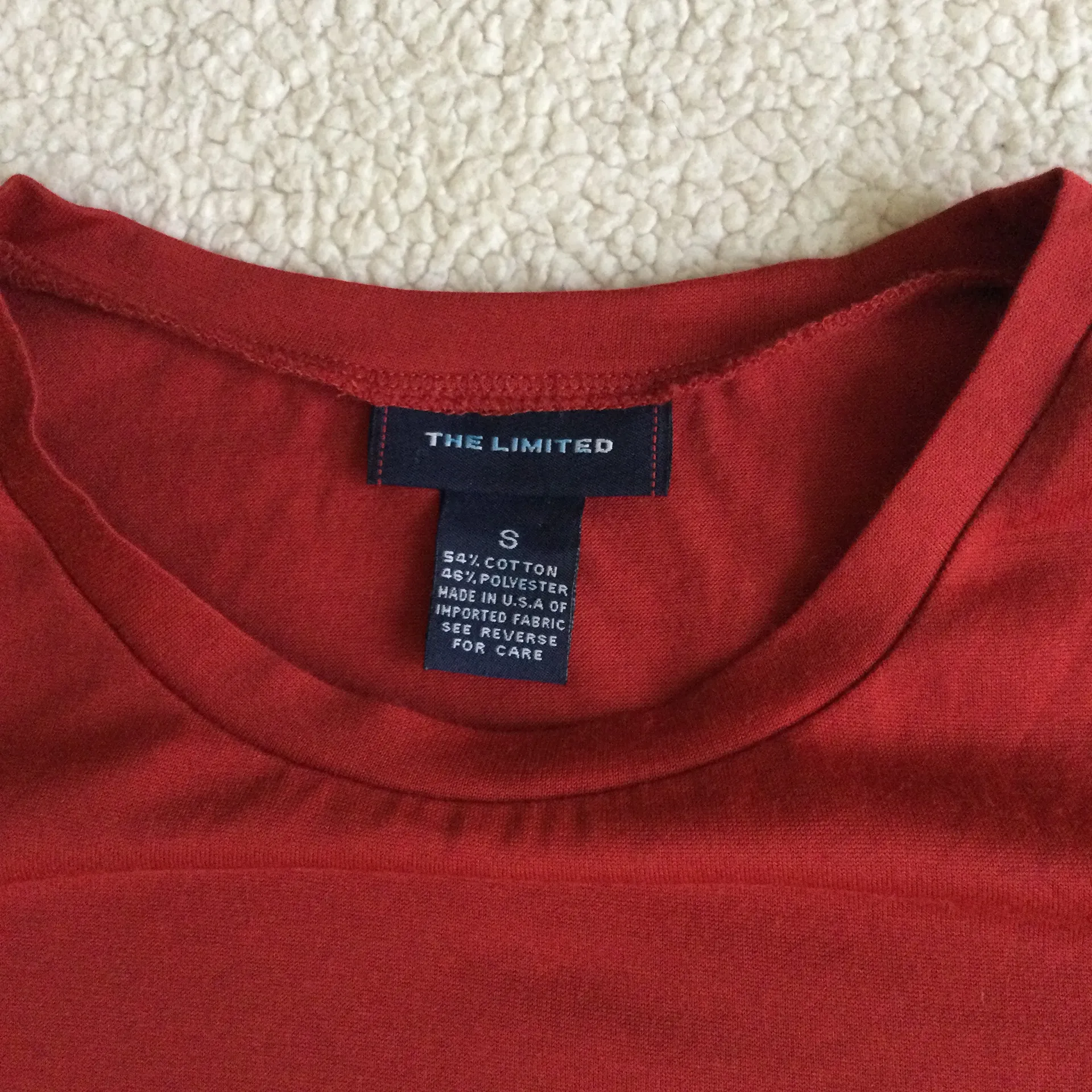 Vintage Short Sleeves Crew Neck Top Red w/ Sheen - Sz Small - Image 4