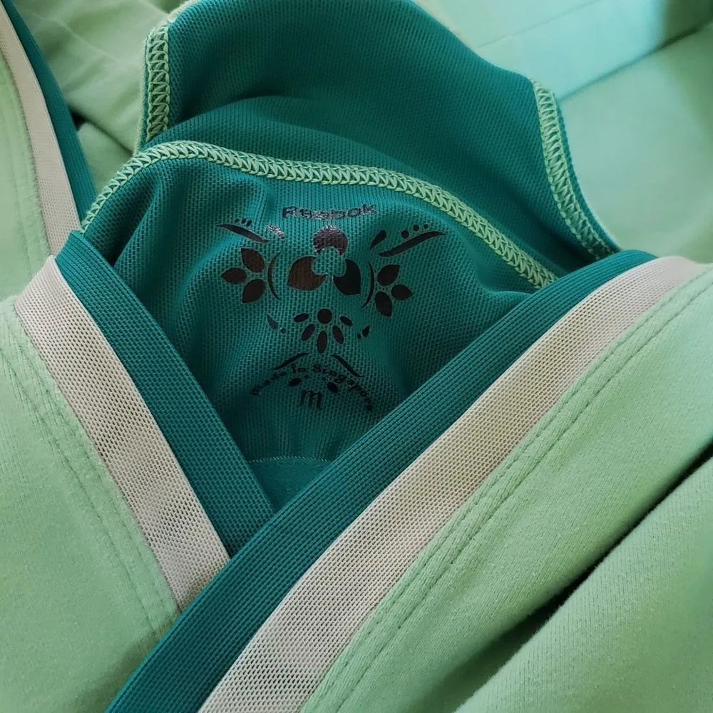 Reebok Workout Athletic Racer-back Top Medium - Image 4