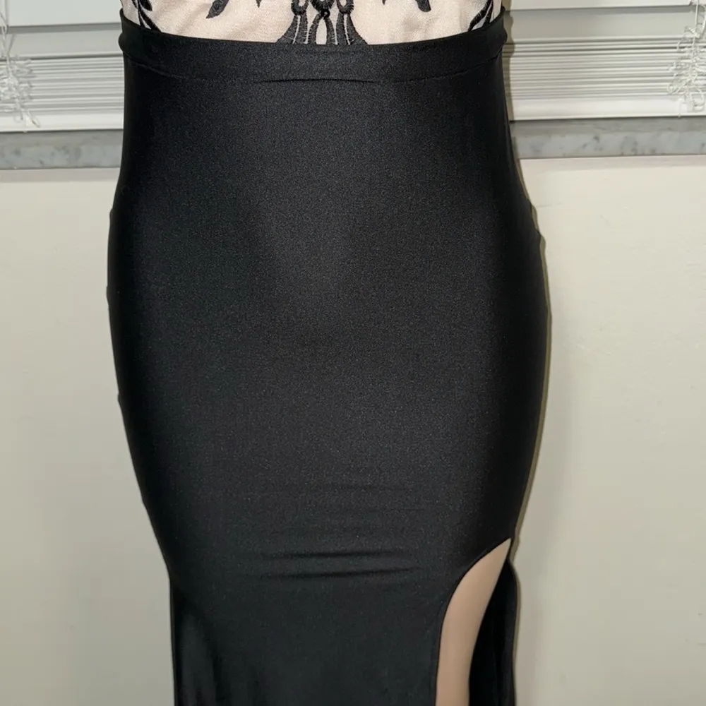 Evening gown woman size Medium size 6 black bottom gold tan shimmery top - Image 3