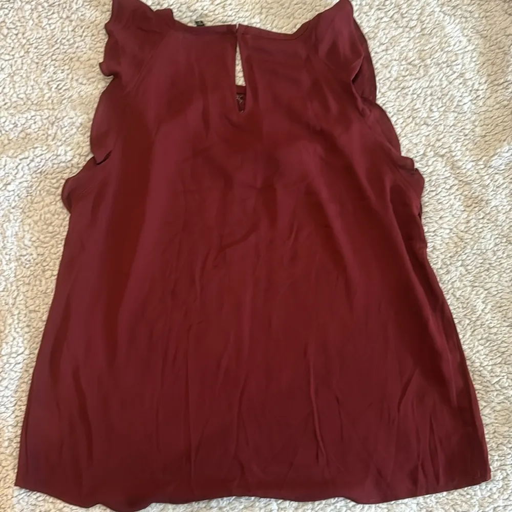 Express Maroon Cap Flutter Sleeve and Lace Accent Blouse. NWOT. - Image 4