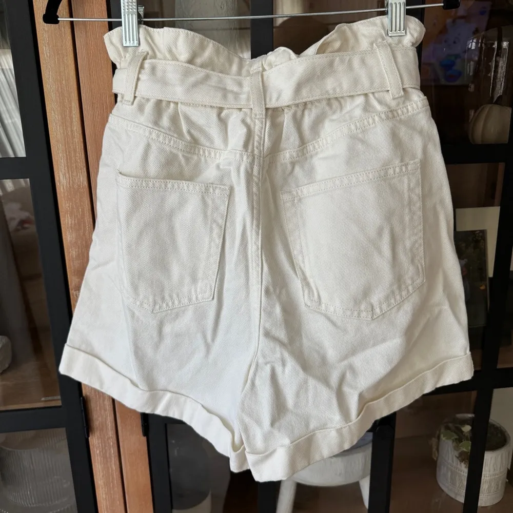 H&M denim shorts paper bag waist high rise jeans ivory pockets tie adjustable - Image 3