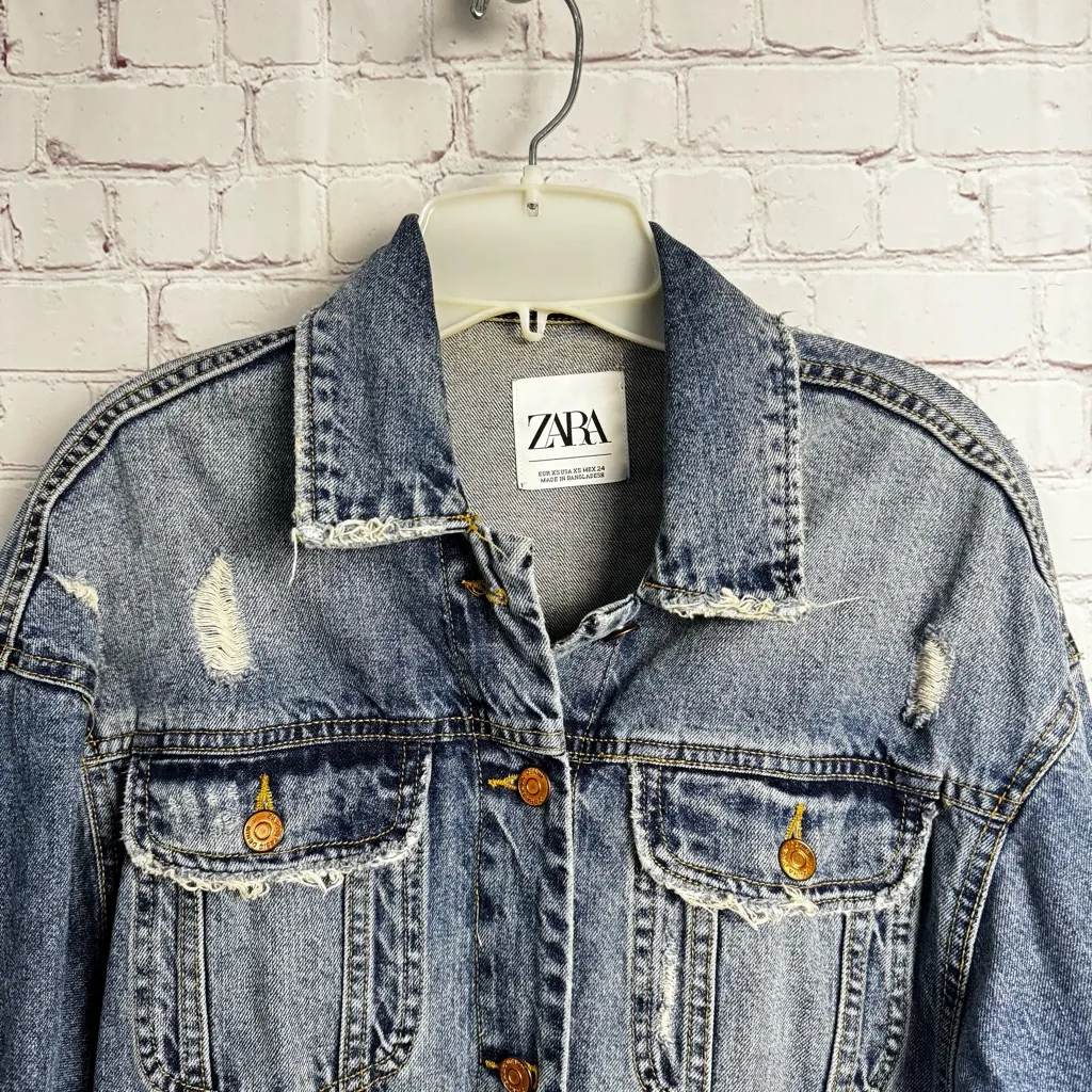 Zara light wash retro distressed denim jacket ladies size XS oversized biker - Image 4