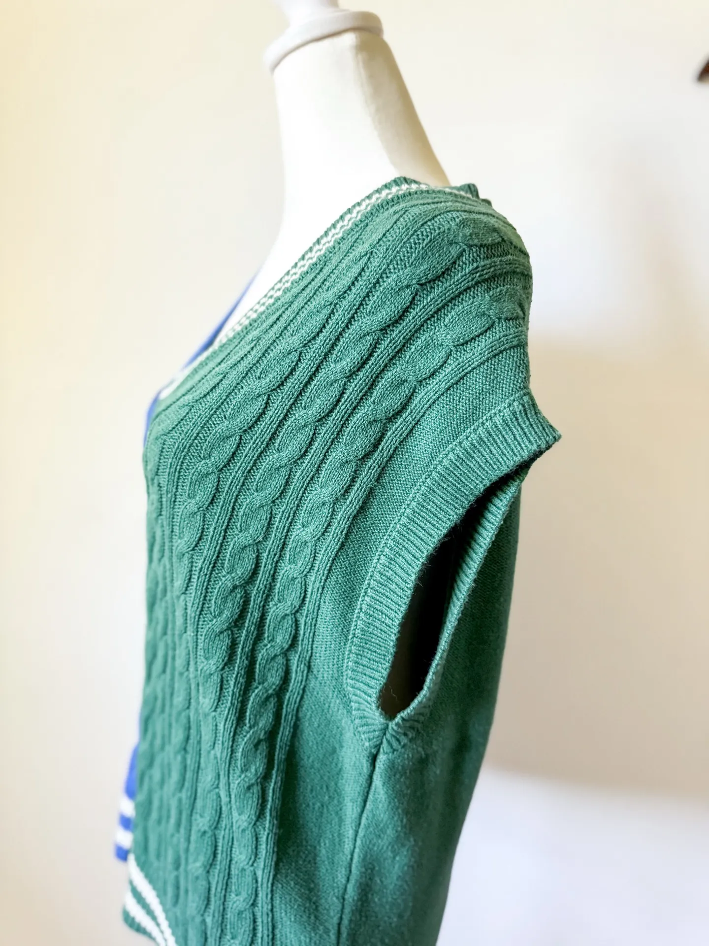 Oversized Color block Cable Knit Sweater Vest - Image 8