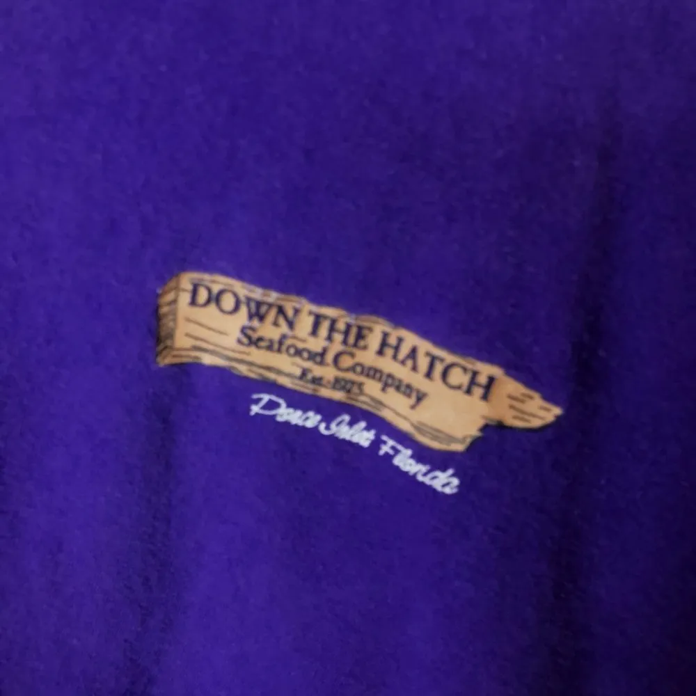 Y2K Vintage Down The Hatch Seafood Restaurant T Shirt Ponce Inlet Purple Small S - Image 7