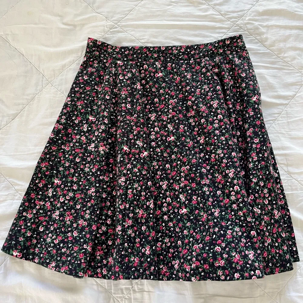 Cotton On XS Floral Skirt - Image 5
