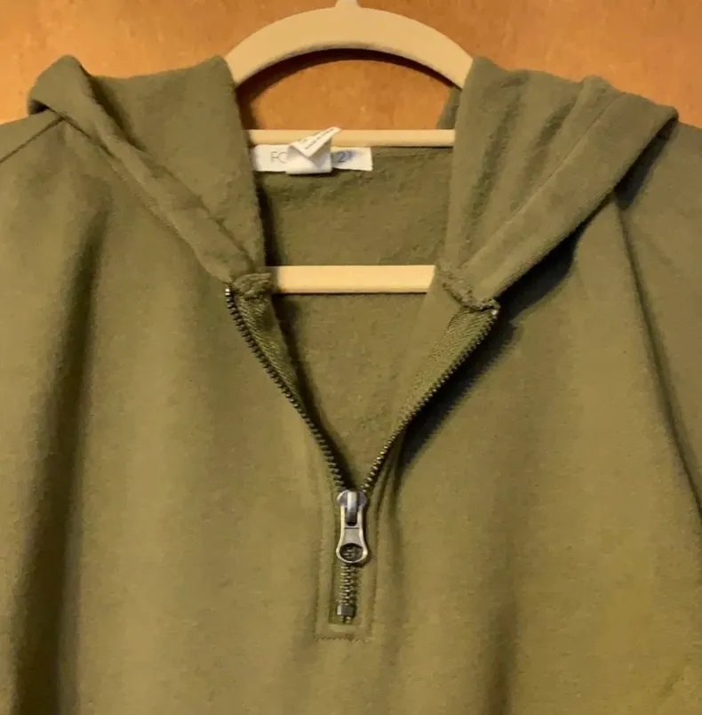 Cropped Hooded Sweatshirt - Image 3