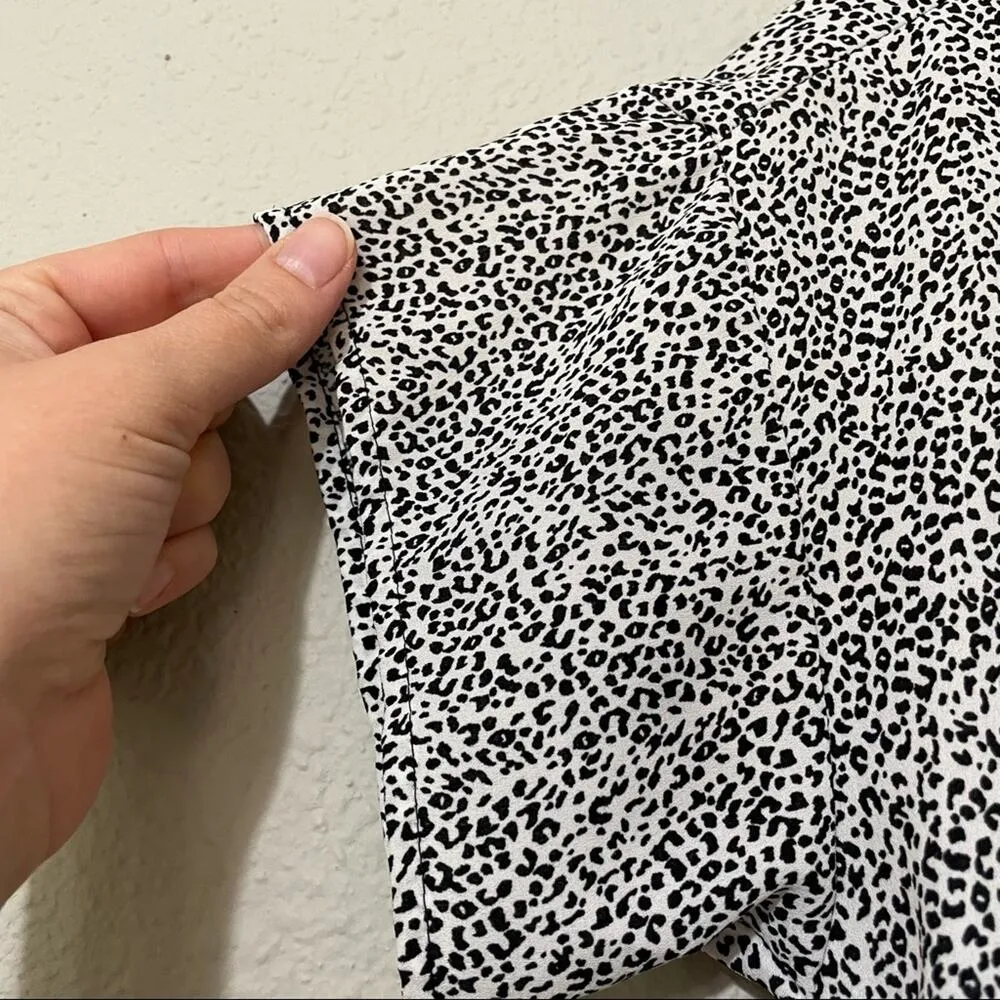 Daniel Rainn DR2 Black & White Cheetah Print Short Sleeve Blouse Womens XS - Image 2