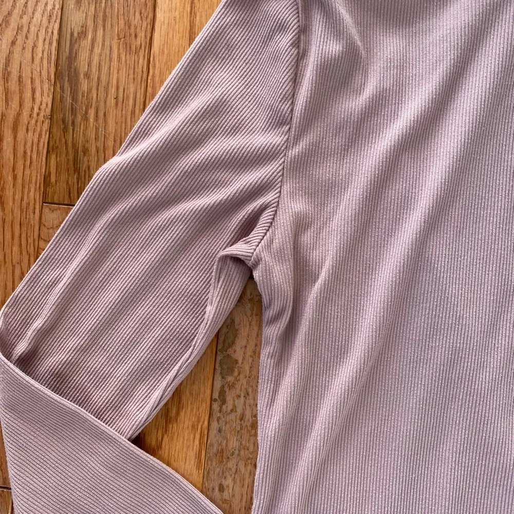 light pink mauve ribbed turtle neck long sleeve - Image 5