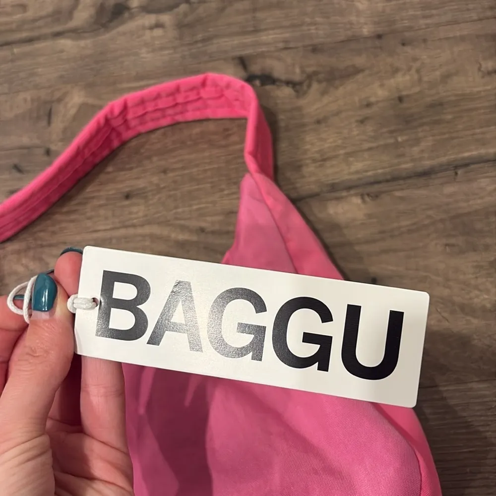Baggu Mini Nylon Shoulder Bag Azalea Pink NEW 2-tones sides, strap, body - Image 7