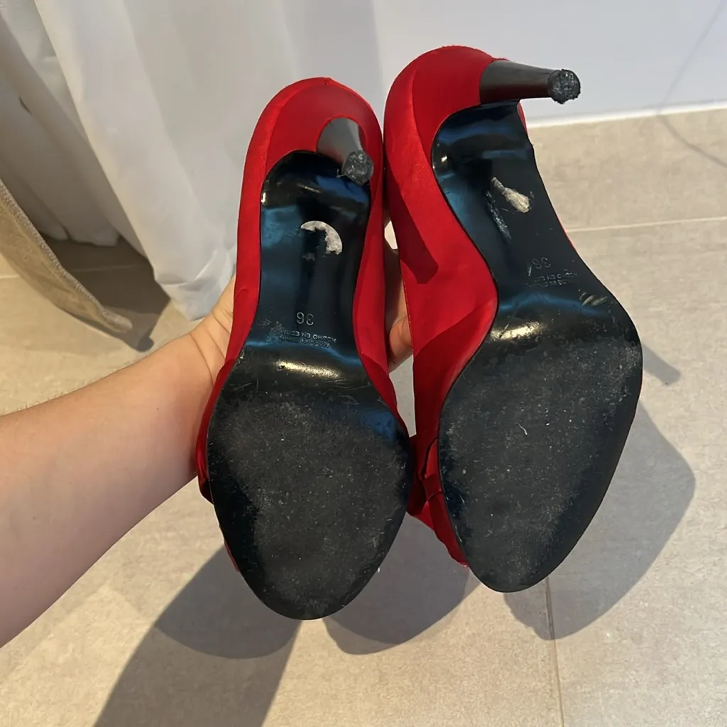 Zara Women size 36 Red open toe bow heels shoes satin type of fabric elegant - Image 8