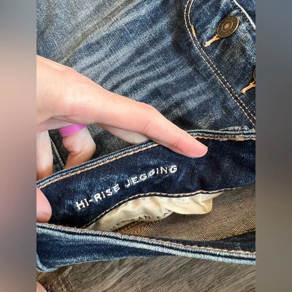 American Eagle Distressed Jeans - Image 5