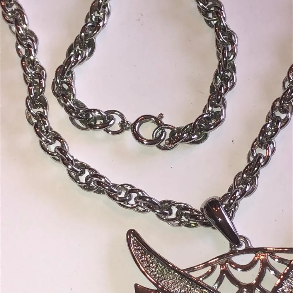 HUGE Silver Tone Vintage Articulated Owl Pendant & Chain Necklace - Image 5