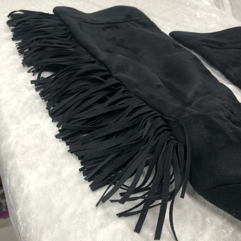 Knee high fringe black boots size 7 small - Image 3