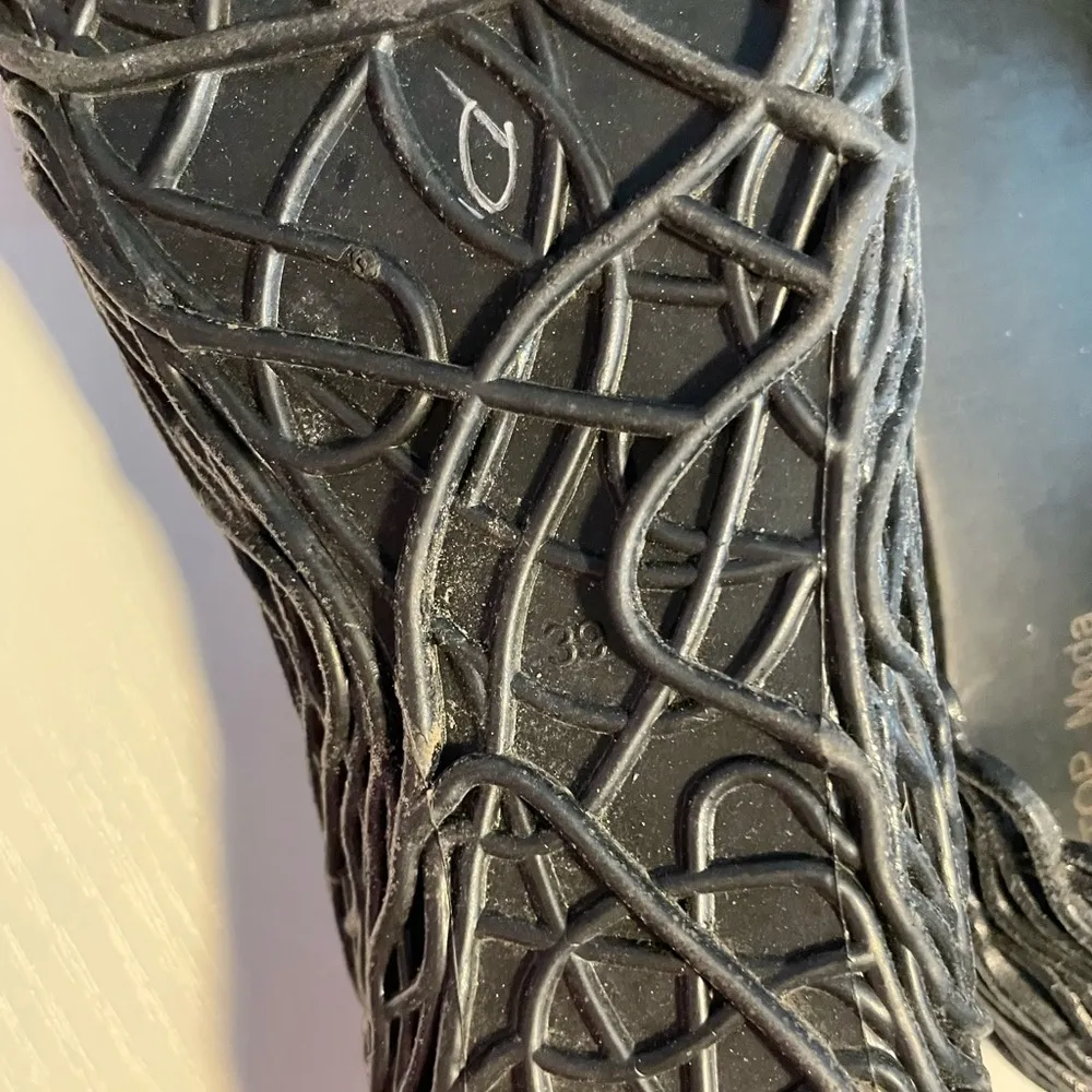 Black Glitter Jelly Flats - Image 4