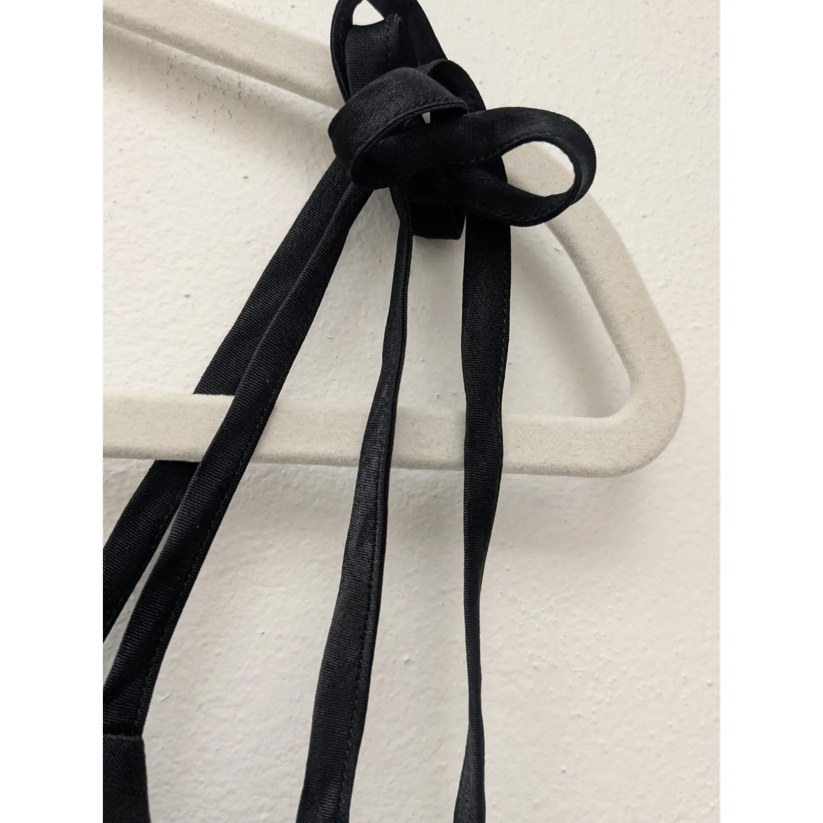 LE LIS Mini Dress Shoulders Tie Straps Front Hook And Eye Black Sz Large NWT - Image 4