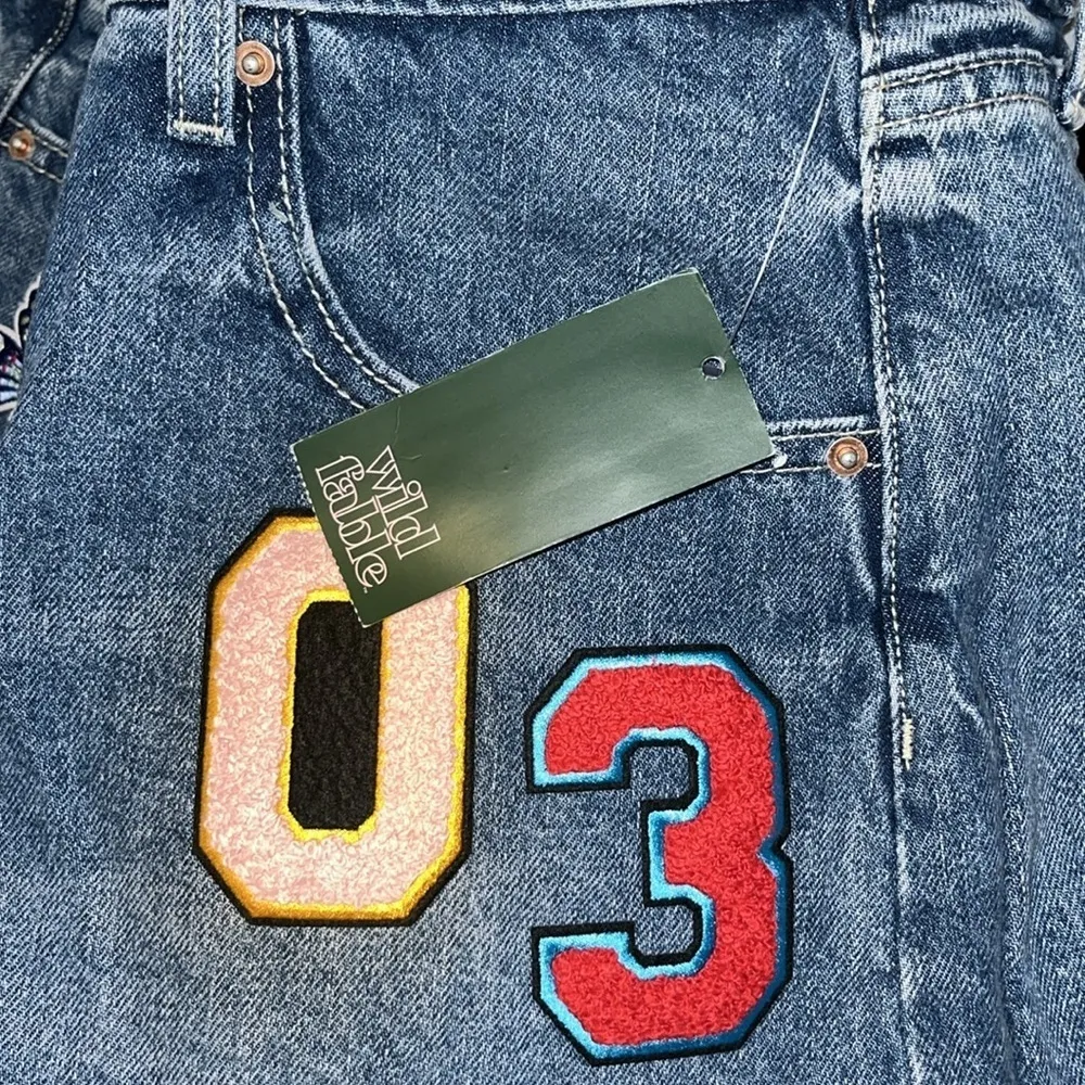 Wild Fable Denim Jean Mini Skirt w Retro Patch’s Women’s 16 Medium Wash - Image 5