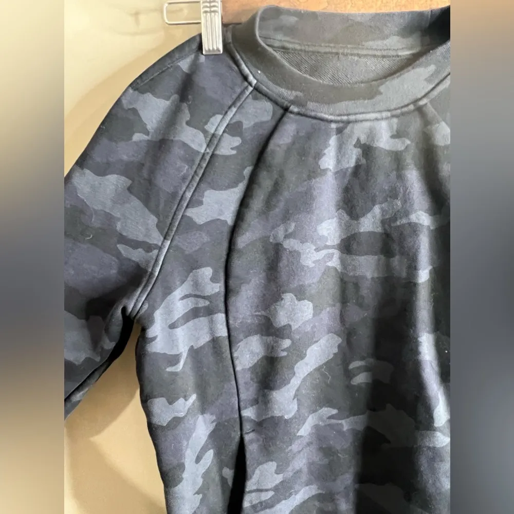 Lululemon Scuba Crew Incognito Camo Multi Grey Size 4 - Image 3