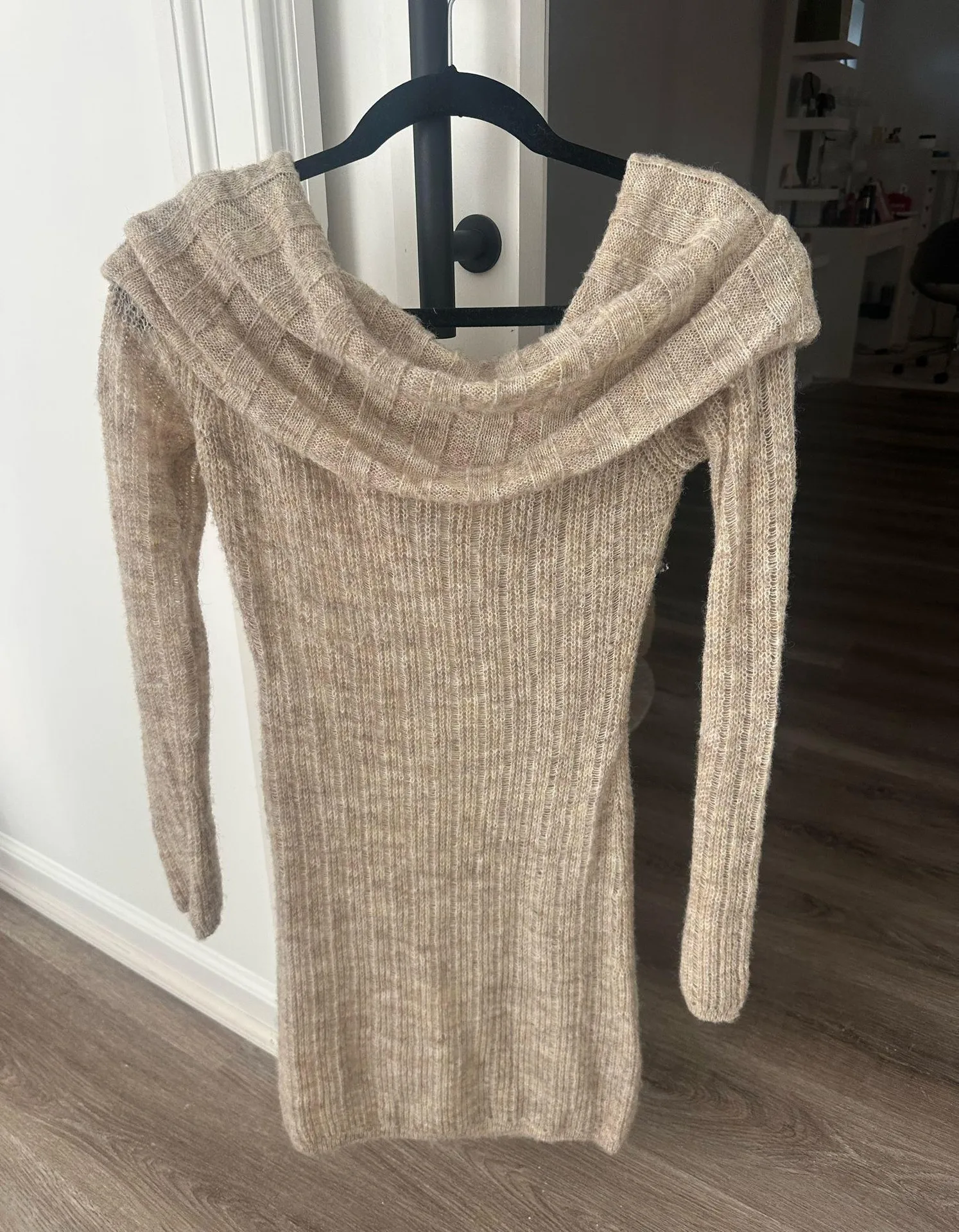 Lovers + Friends Off-The-Shoulder Dress - Image 4