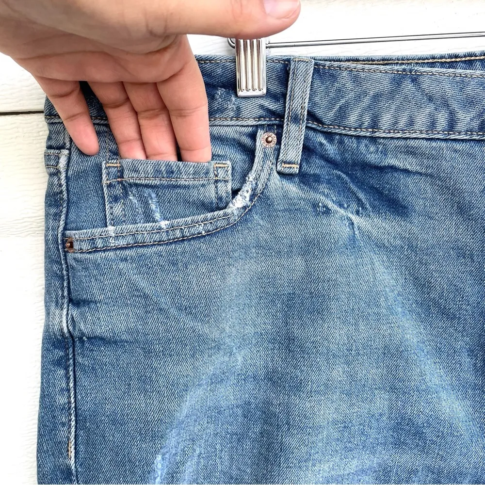 Old Navy Womens Shorts Denim OG Straight High Rise Button Fly Distressed Size 20 - Image 7