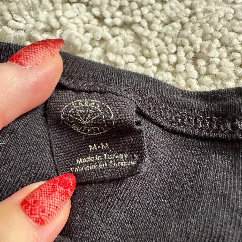 urban outfitters graphic tee - Image 3