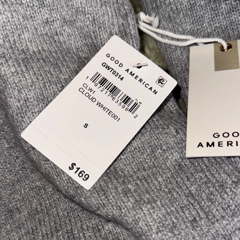 Good American‎ cropped crystal 
VICTORIA'S SECRET
Embellished Crewneck Sweater - Image 8