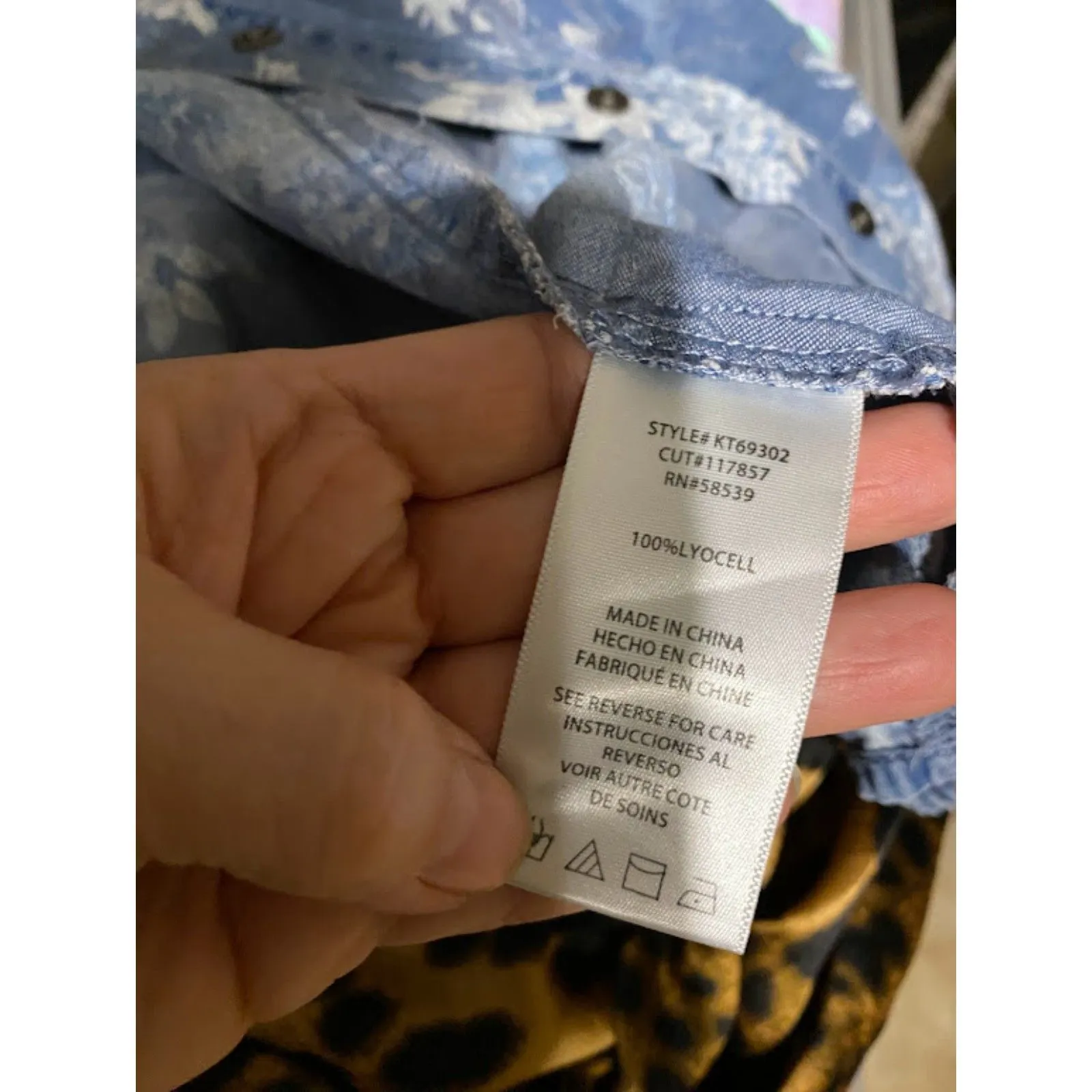 Kut from the kloth button up Med. - Image 6