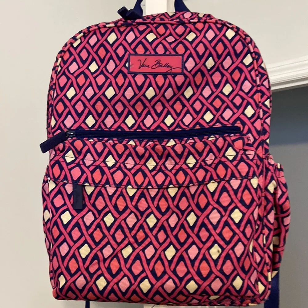 Vera Bradley Backpack very good condition backpack no rips or smell - Image 3