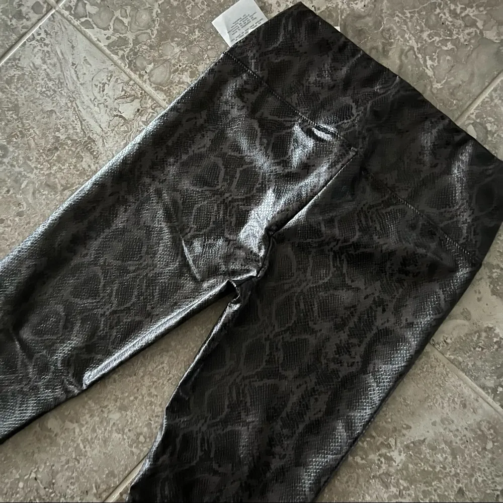 7 For All Mankind Snake Print Faux Leather Leggings Size L, NWT $175.00 - Image 6