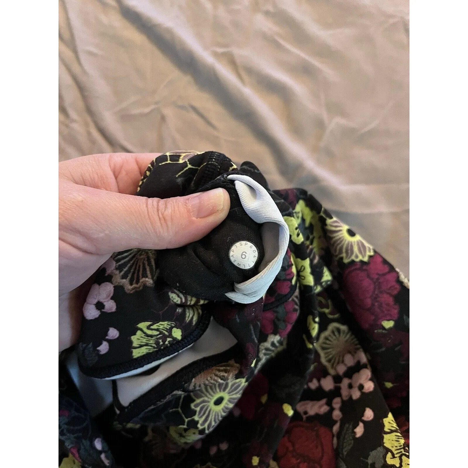 Lululemon Women Wunder Under HR Tight *Nulux IFMI Flower Print Size 6 - Image 3