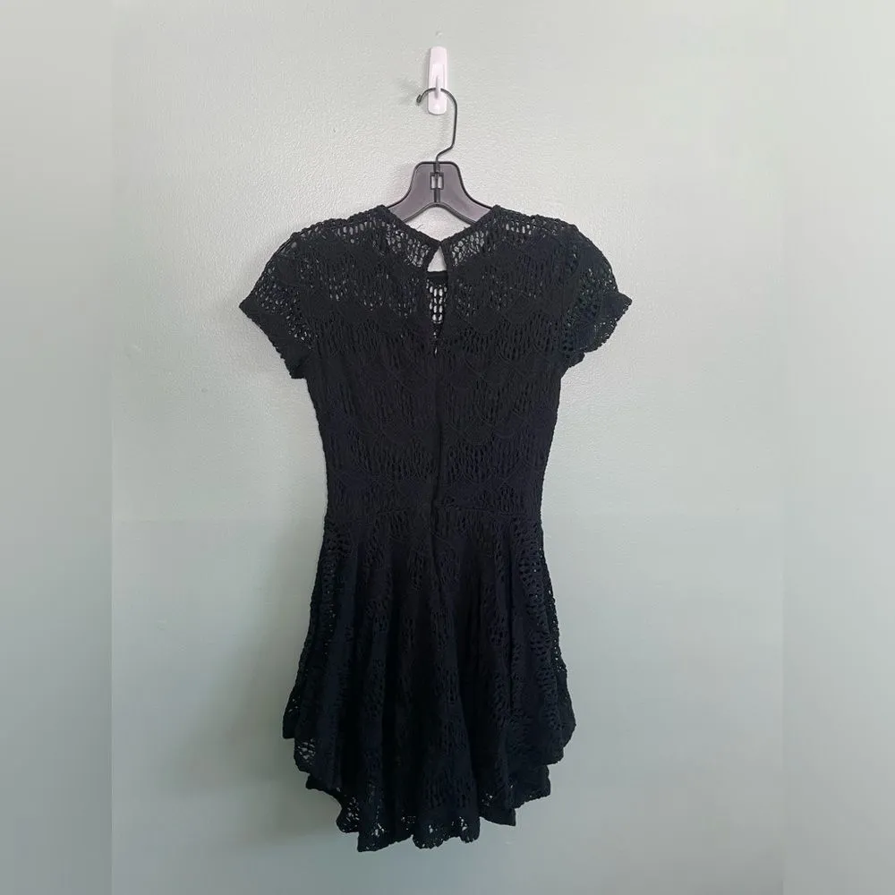 Kendall & Kylie Black Fit and Flare Keyhole Goth Lace Overlay Dress SZ M - Image 7