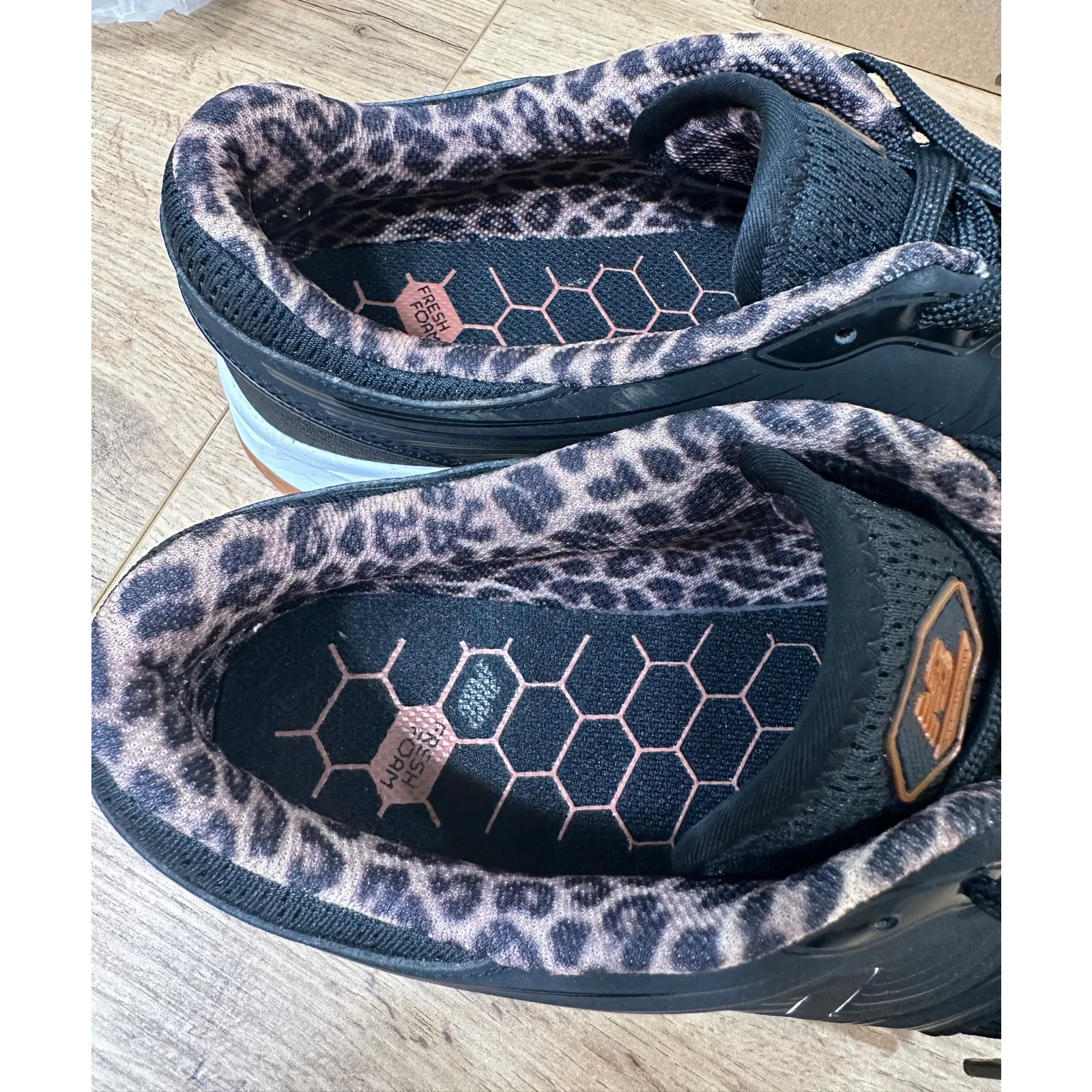 New Balance Women's Fresh Foam Breathe Golf Shoe Black Leopard Sz 9 Lightly Worn - Image 12