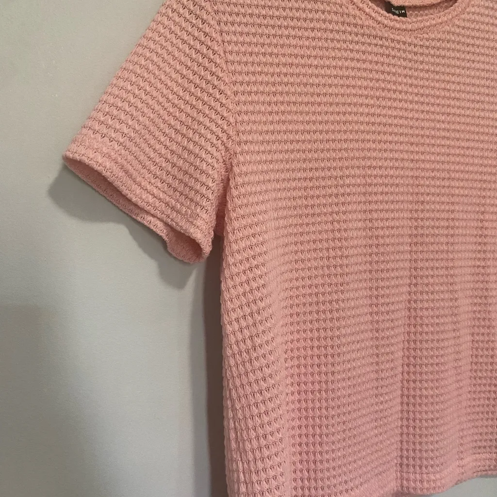 SheIn  Light Pink Knit T Shirt Size Medium - Image 2