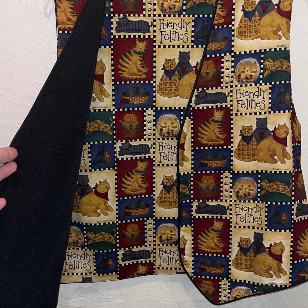 Vintage Reversible Vest Cats and Baskets Size L - Image 3