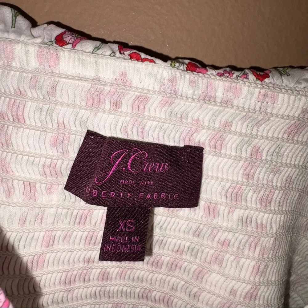 J crew Smocked ruffle peplum tank‎ in Liberty London fabric Ros floral white XS - Image 4