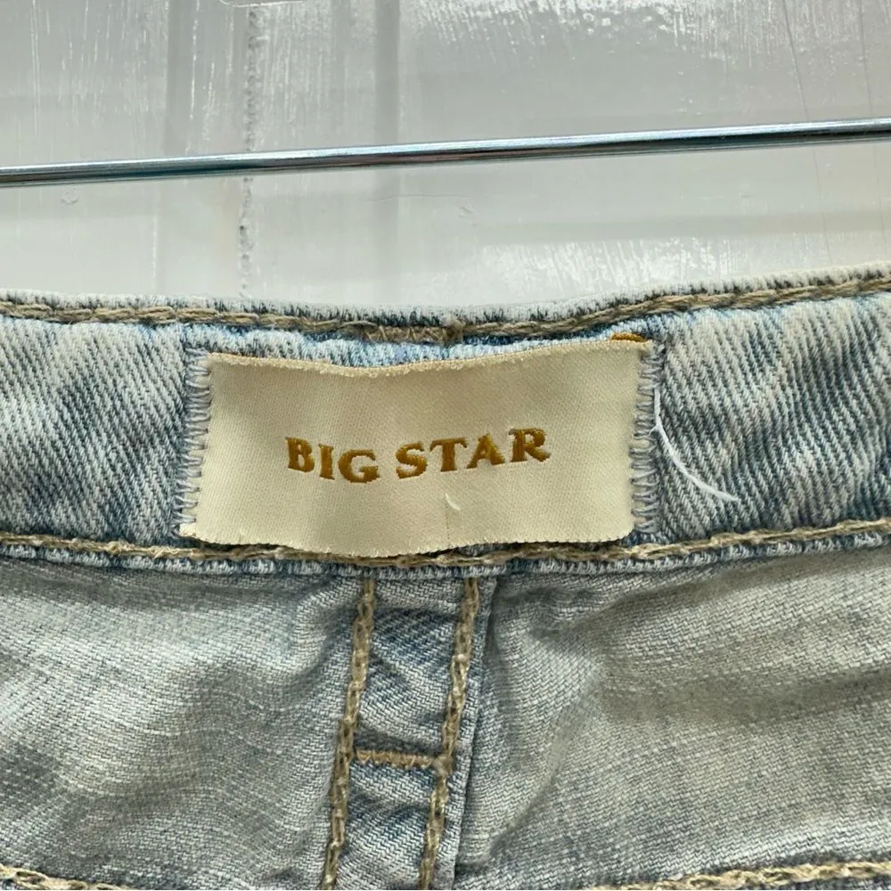 Big‎ Star light wash raw hem denim jean shorts women's 27 - Image 3
