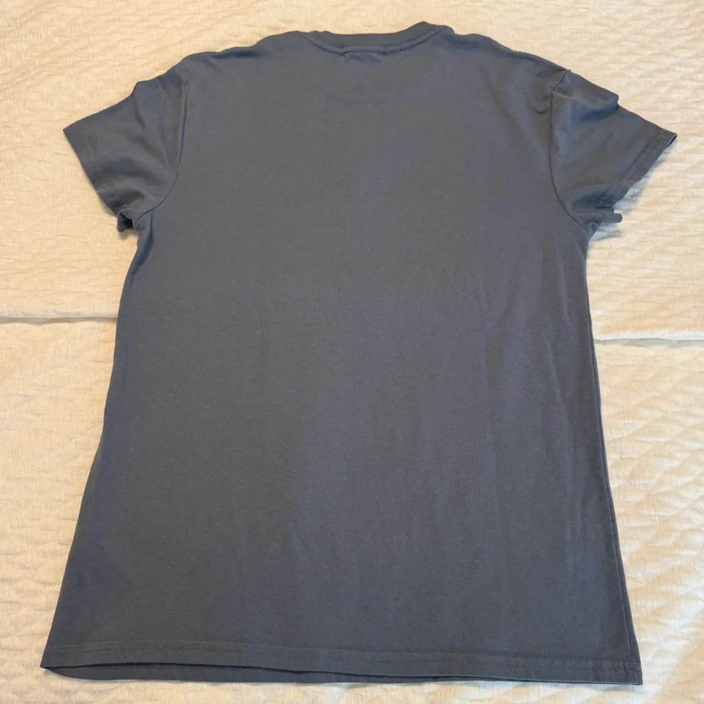 Clover + Pine Flag Fishing Pole T Shirt Women’s Size Medium - Image 8