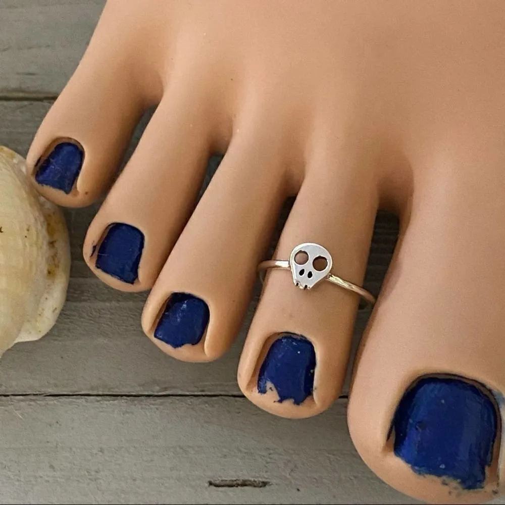 Sterling Silver Skull Toe Ring Midi Ring Silver - Image 2