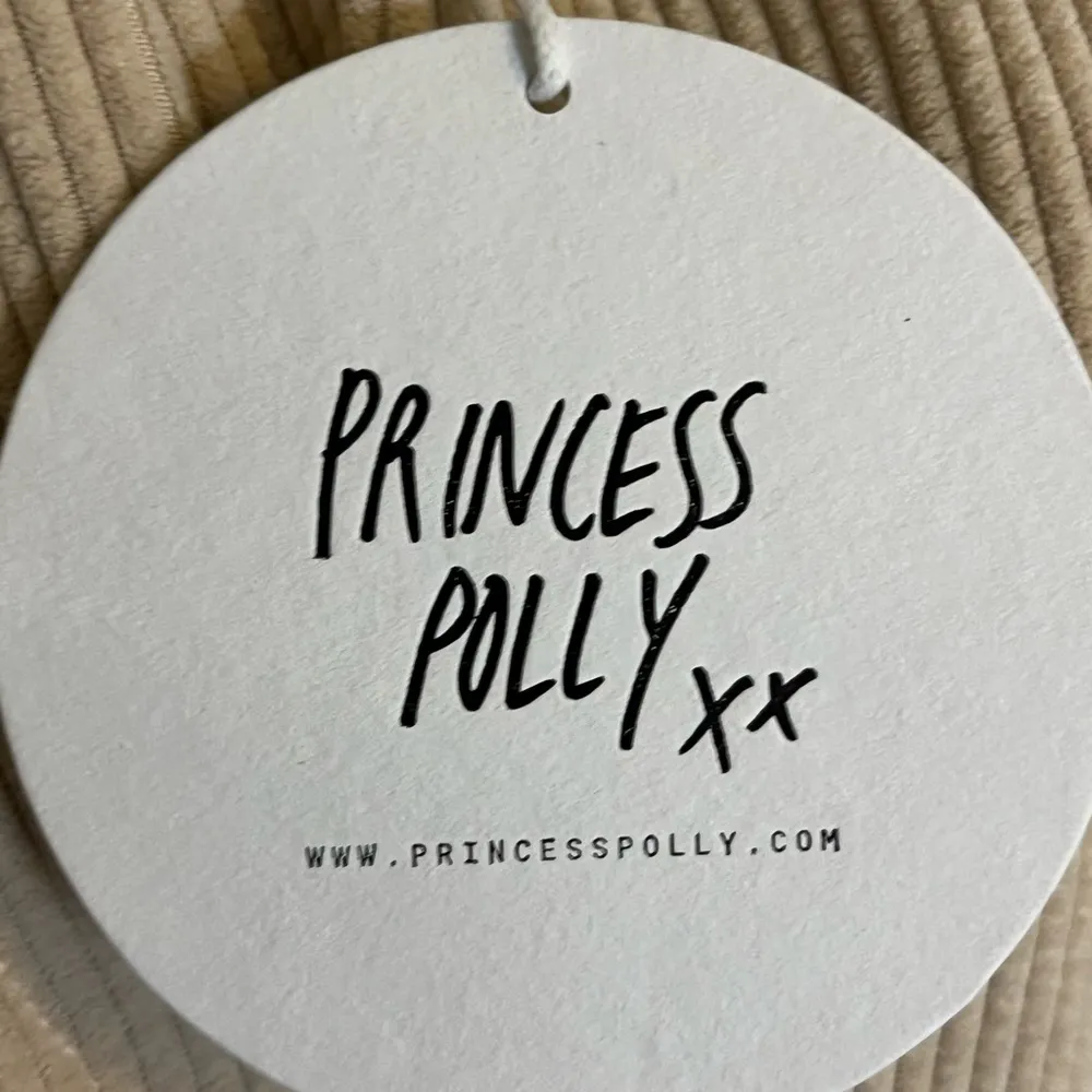 NWT  Edwards Shorts Beige Size 6 - Image 15