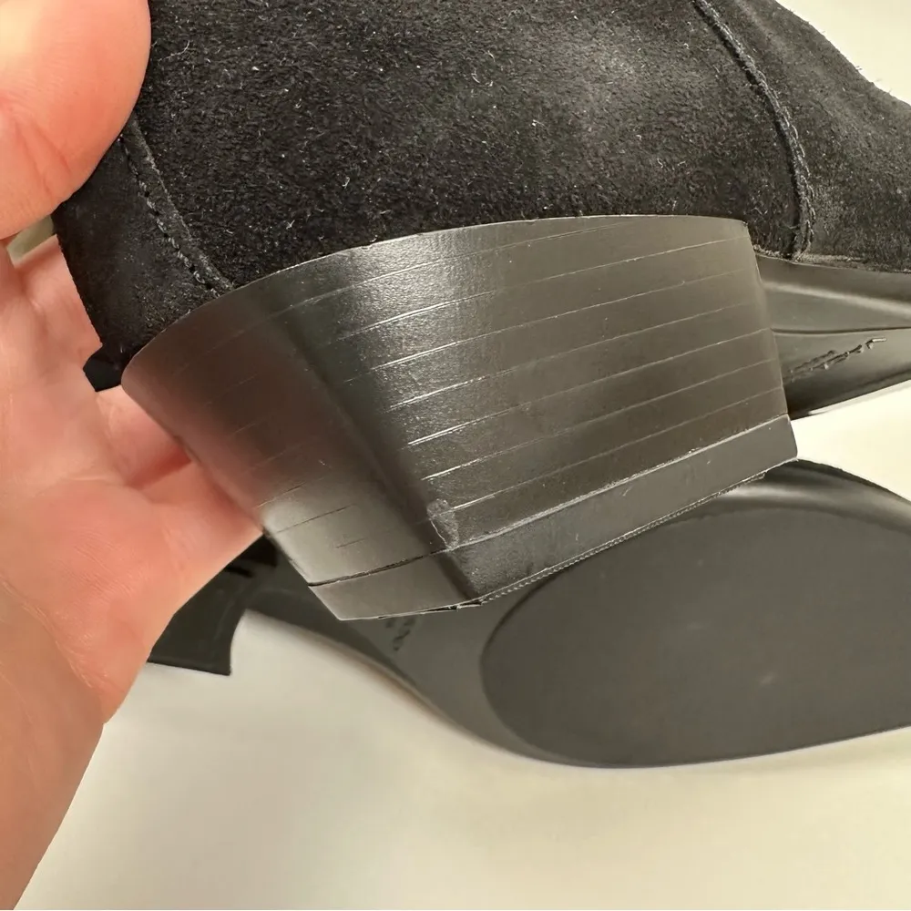 Vagabond  Black Heeled Boots with Kitten Heel - Image 13