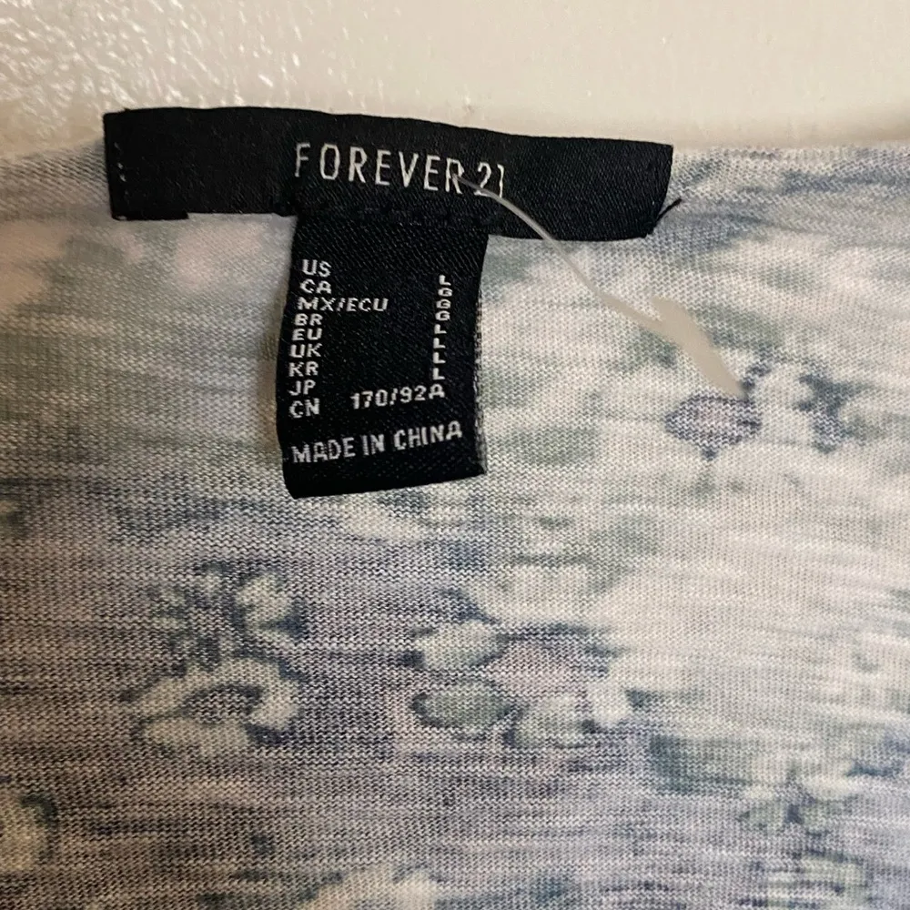 Forever 21 Womens Long Sleeve Crop Top L Blue White Floral Print Bust 38” - Image 2