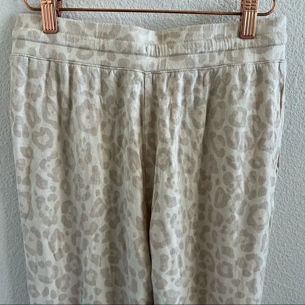 Splendid Neutral Leopard Print Lounge Pants Cozy Jogger Elastic Waist S - Image 6